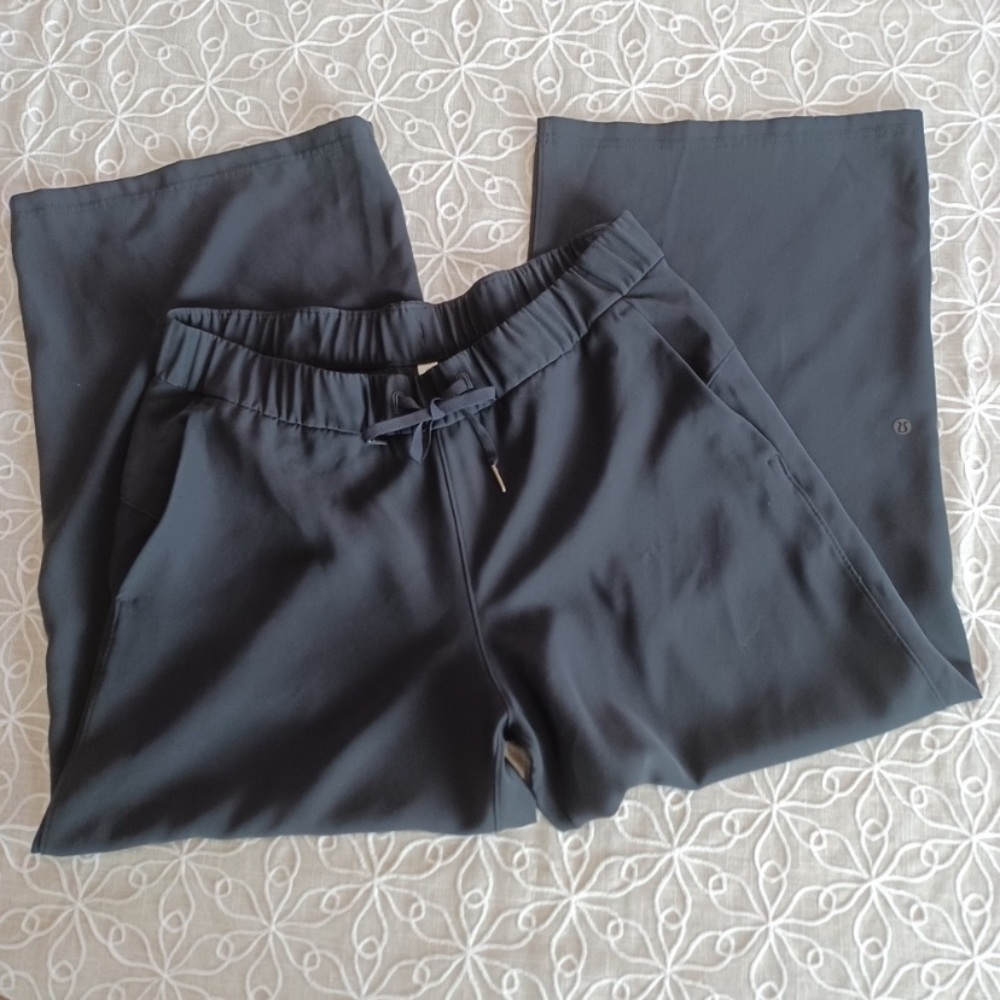 Lululemon On The Fly Wide Leg Woven Pant